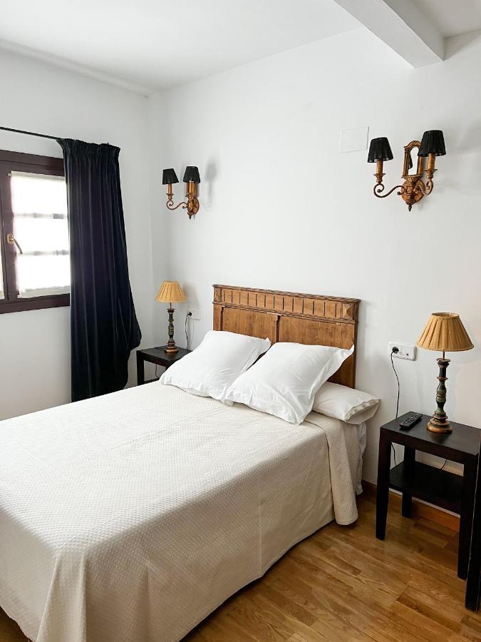 Hostal Servilia Кармона Экстерьер фото