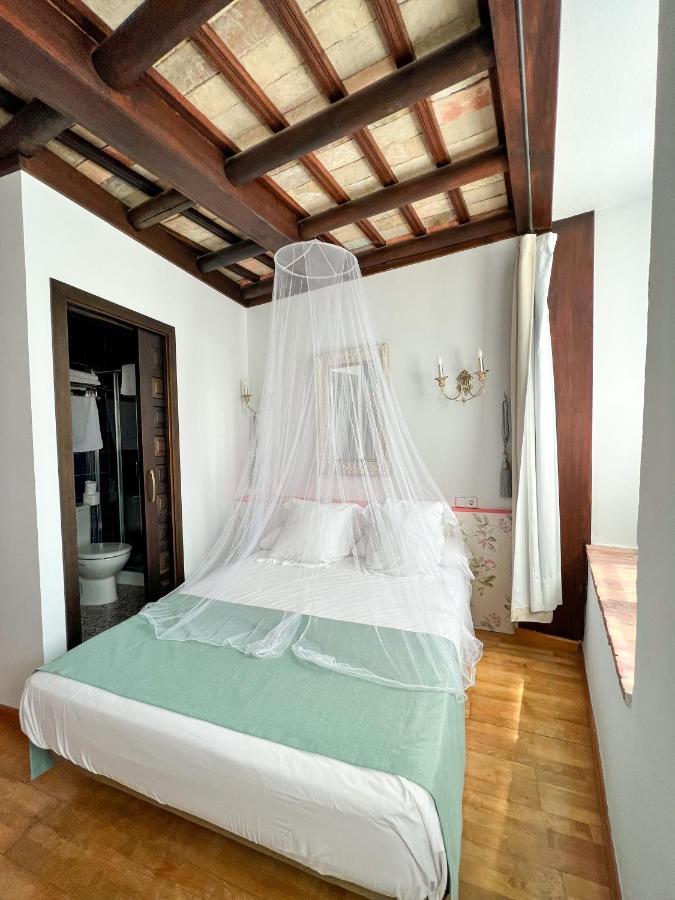 Hostal Servilia Кармона Экстерьер фото