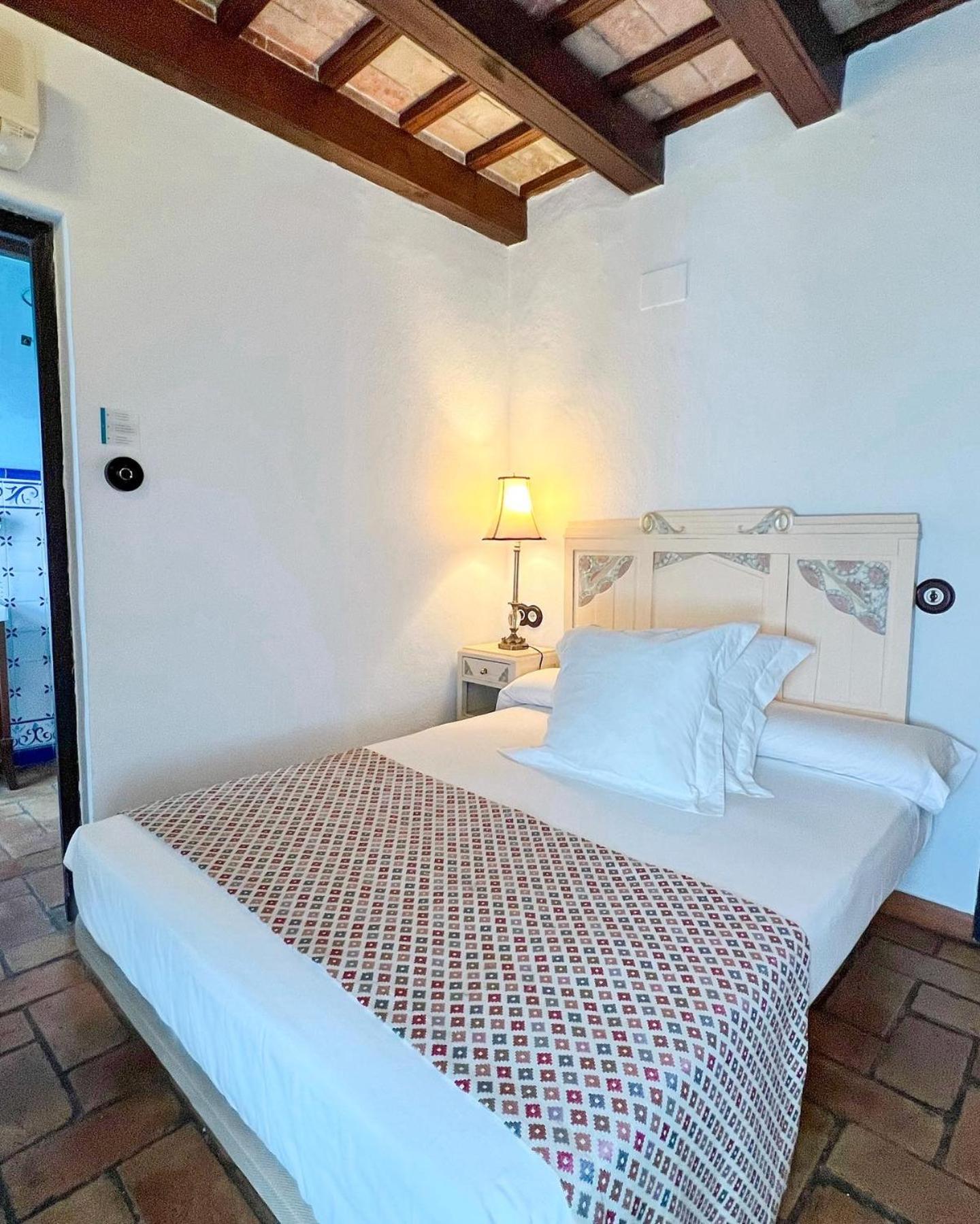 Hostal Servilia Кармона Экстерьер фото