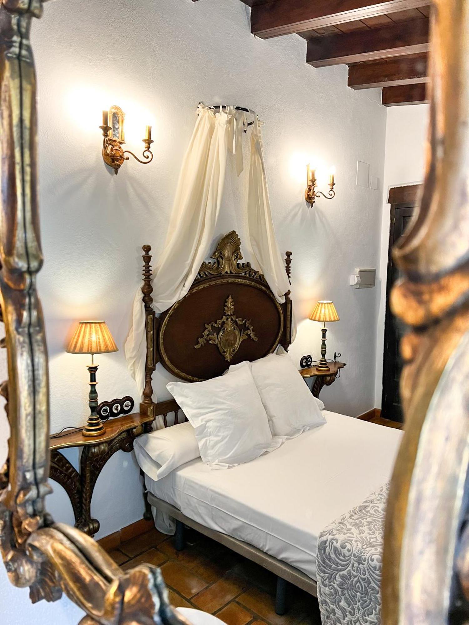 Hostal Servilia Кармона Экстерьер фото