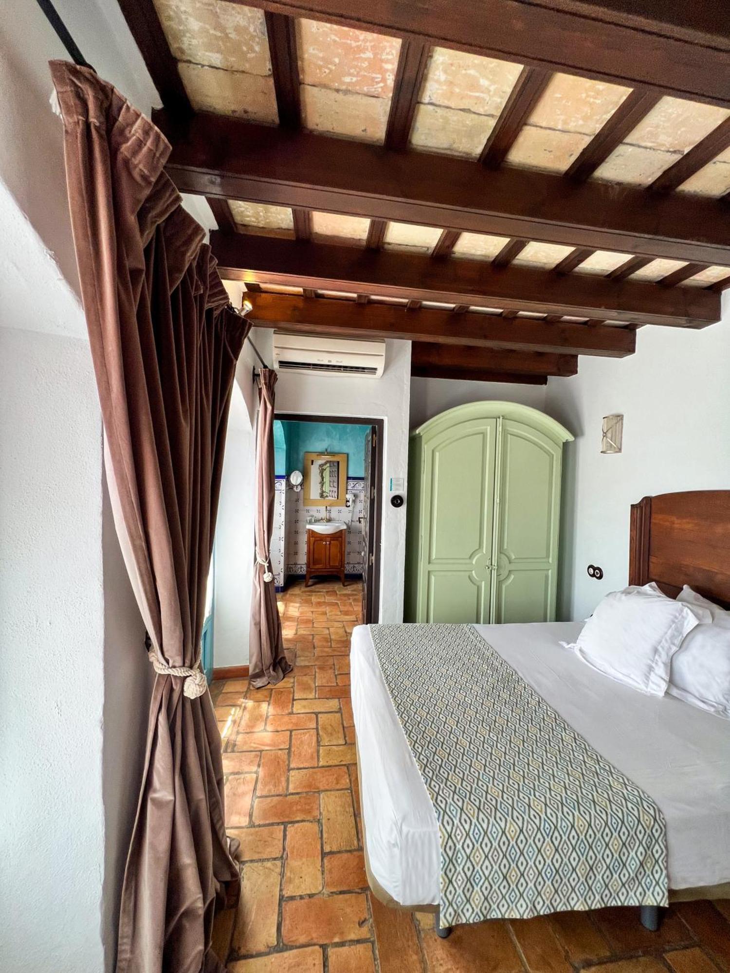 Hostal Servilia Кармона Экстерьер фото