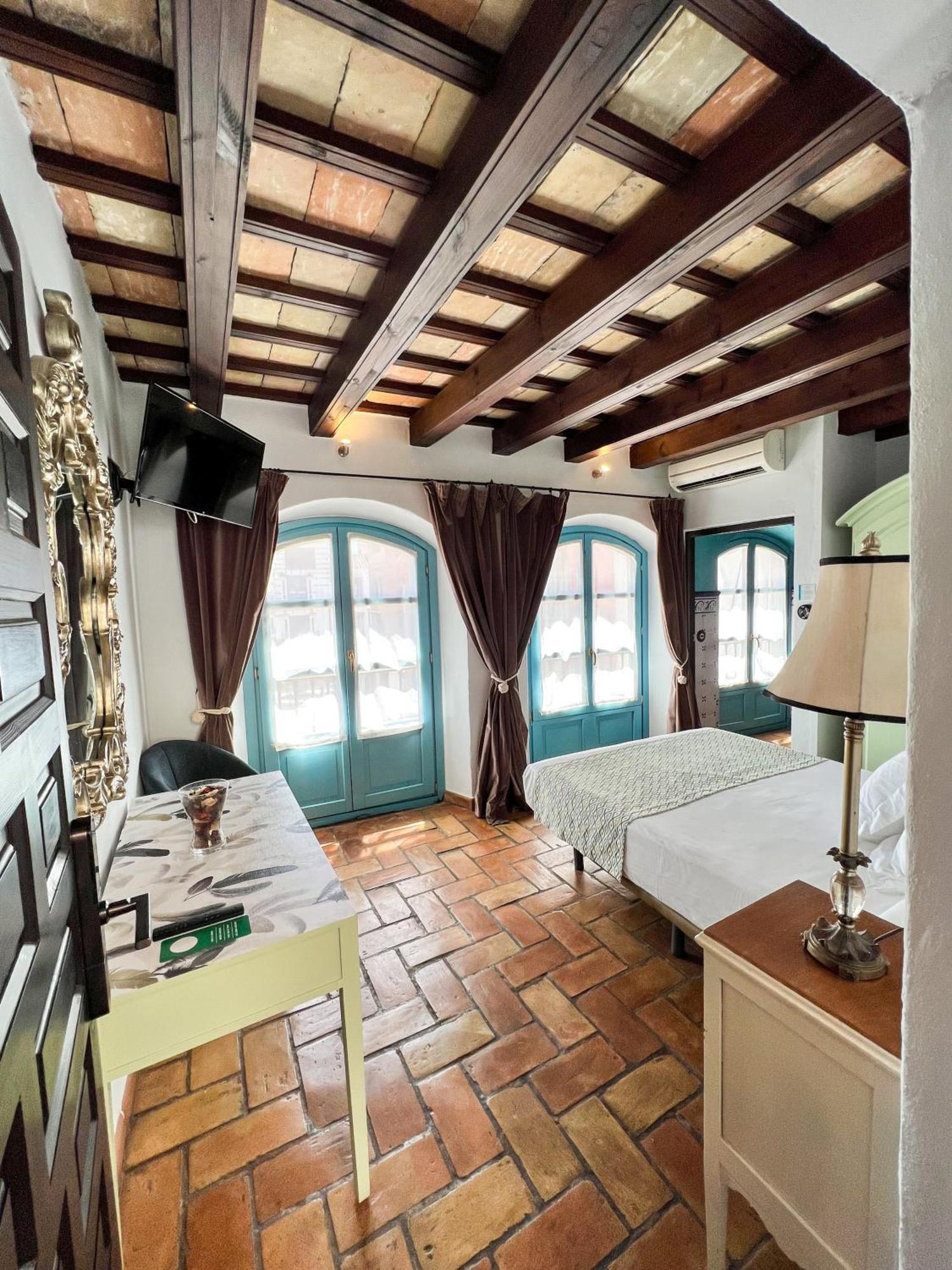 Hostal Servilia Кармона Экстерьер фото