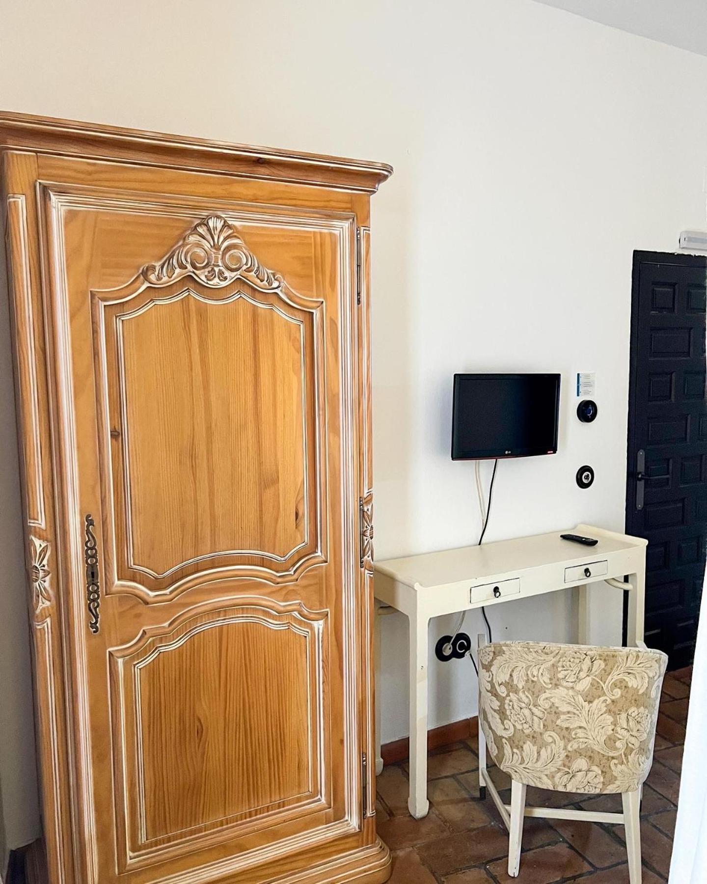 Hostal Servilia Кармона Экстерьер фото