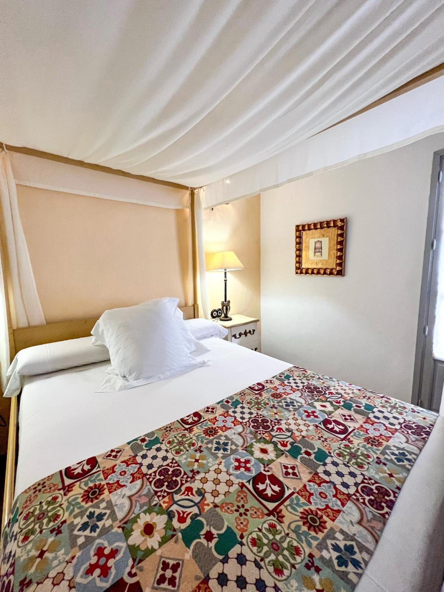Hostal Servilia Кармона Экстерьер фото