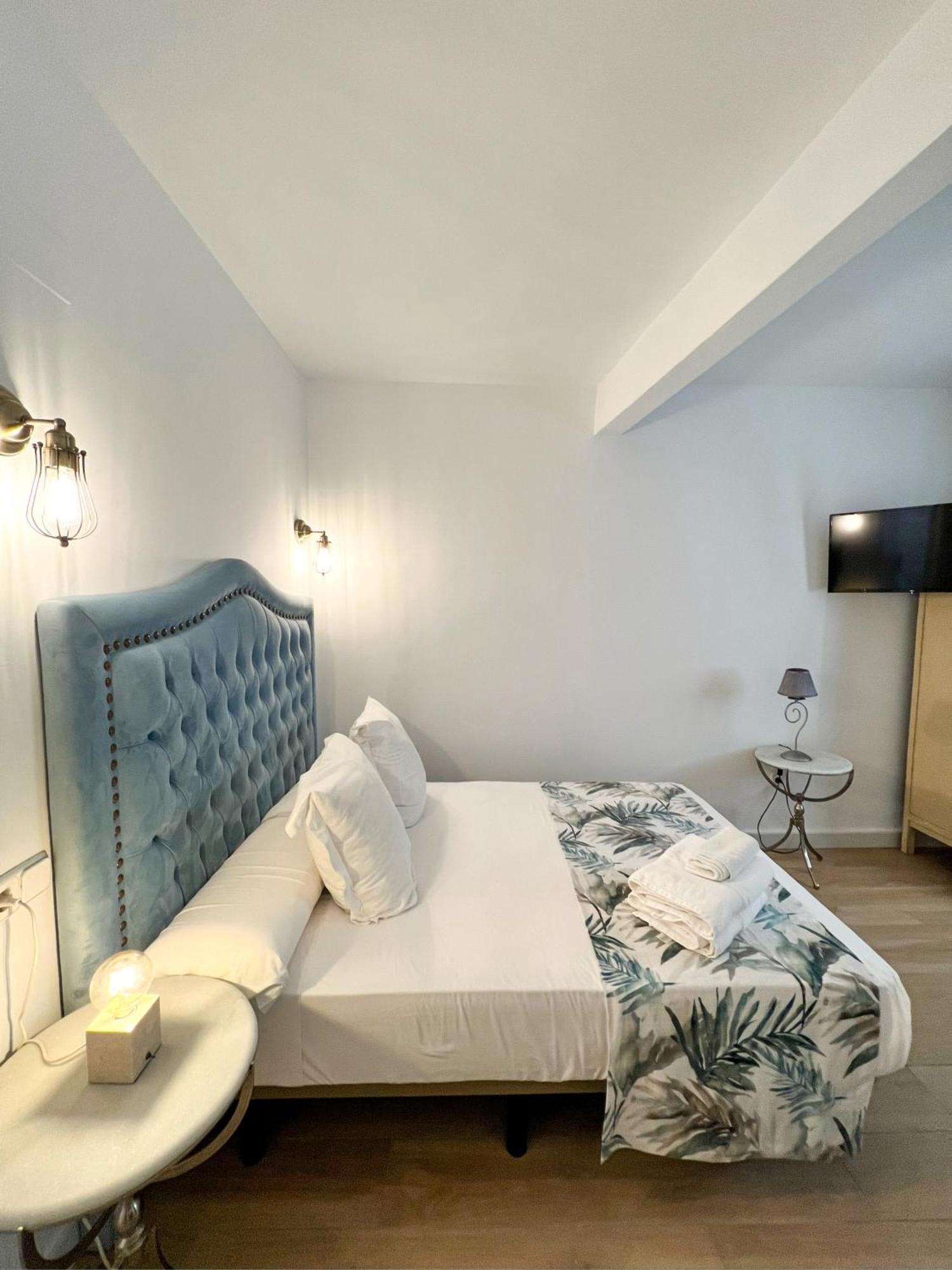 Hostal Servilia Кармона Экстерьер фото